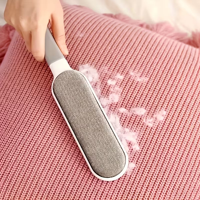 A Double-Sided Manual Dust Brush, a Reusable Pet Hair Remover Suitable for Clothes, Bedding, Sofas, Furniture, Carpets, And an Anti-Static Tool with a Plastic Handle, Requires No Electricity, Designed for Shedding And Grooming Dogs.