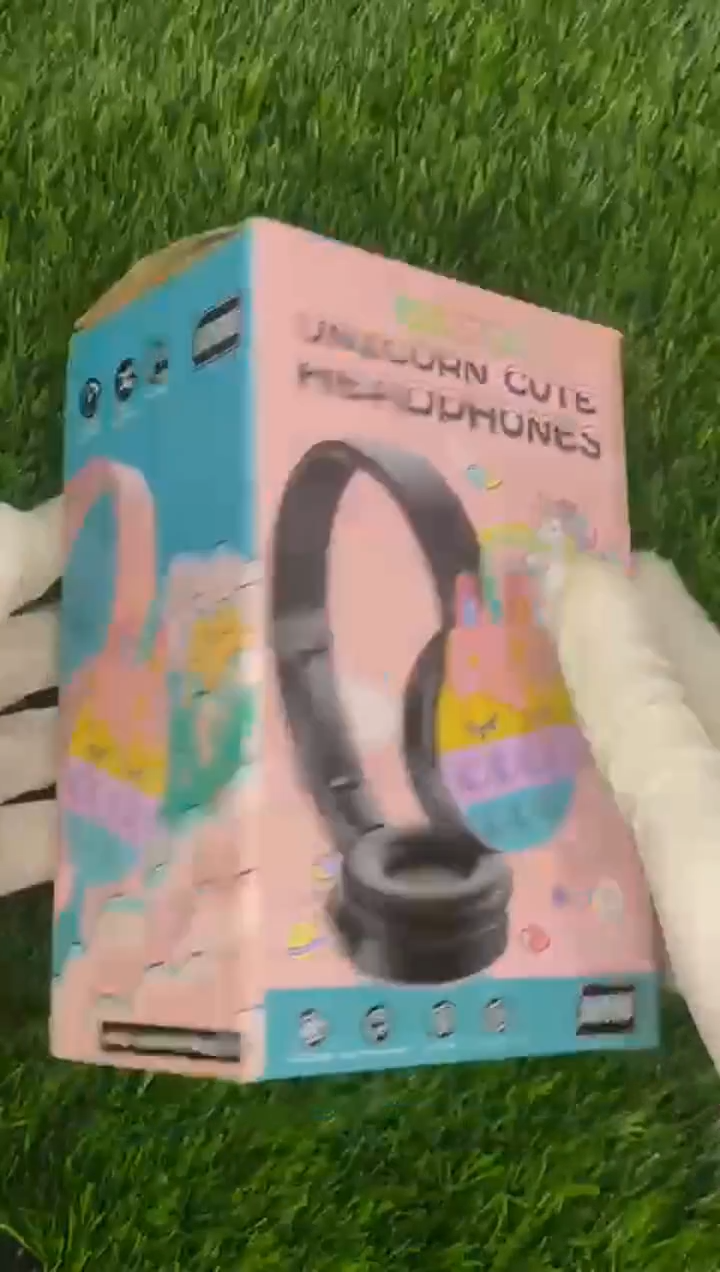 SAMONPOW Kids Bluetooth Headphones – Wireless, Noise-Cancelling, with Microphone | Soft Silicone On-Ear Headphones for School, Travel, Tablet & Phone (random colour)